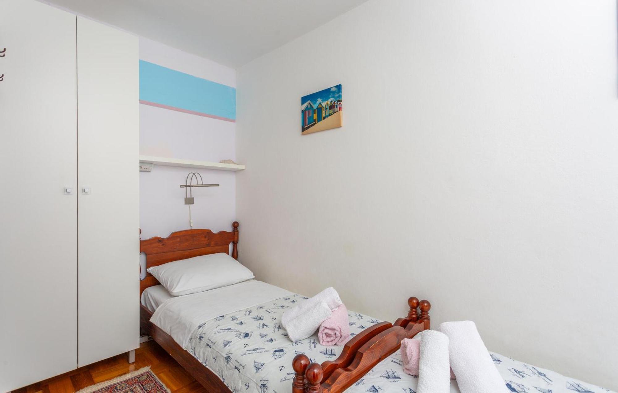 3 Bedroom Stunning Apartment In Krk Krk Town Kültér fotó