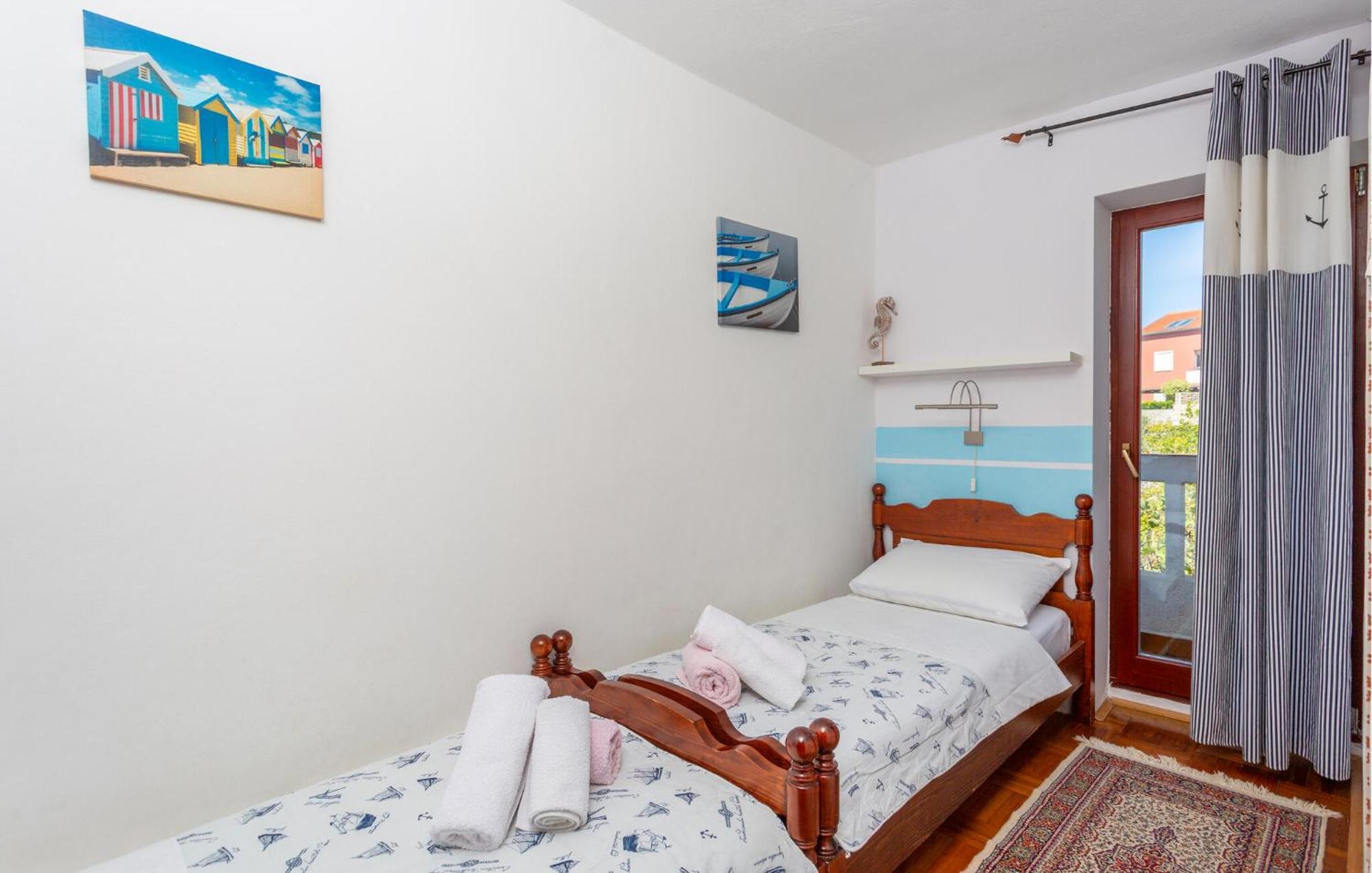 3 Bedroom Stunning Apartment In Krk Krk Town Kültér fotó